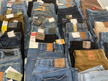 Cargar imagen en el visor de la galería, JEANS CABALLERO - 40 PIEZAS
